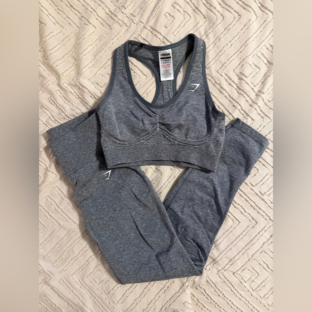 Gymshark Heathered Gray / Green Sports Bra & Glute Boost Set
